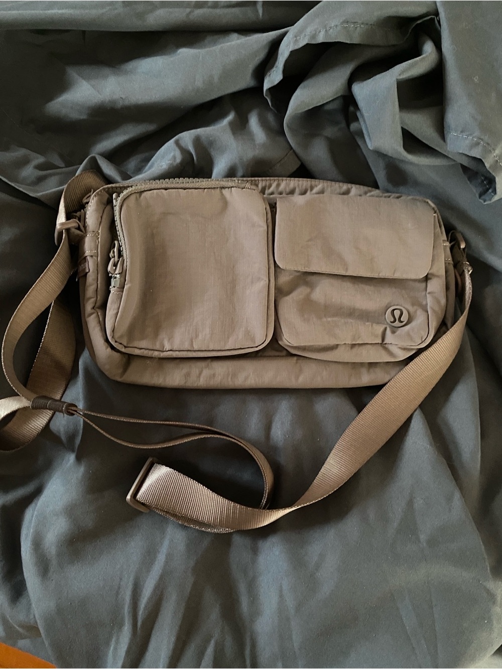 Lululemon Multi-Pocket Crossbody Bag 2.5L